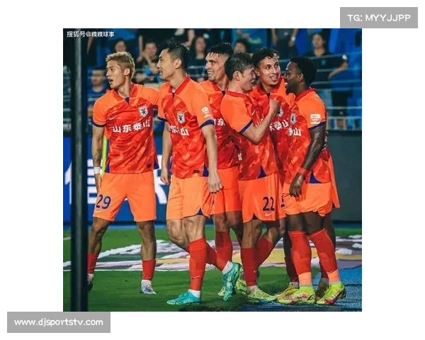 中超冬窗军备竞赛，海港离队潮与泰山引援对比